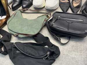 Group of Women's accessories - 5