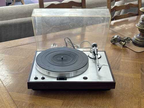 Luxman automatic turntable model PD-288