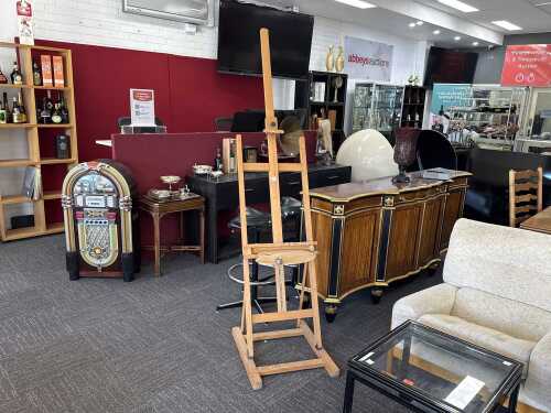 Wooden painter's easel