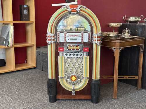 Bazza retro-style jukebox