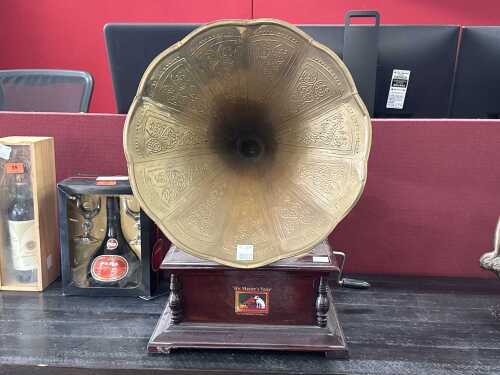 Replica HMV external horn gramophone