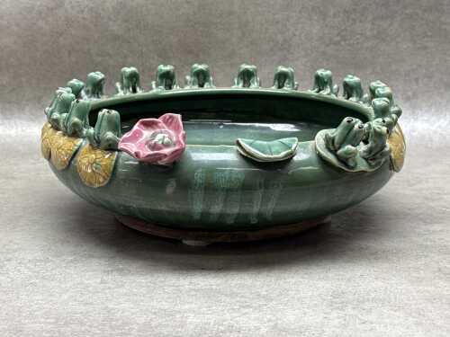 Earthenware float bowl with froglet figures to rim.