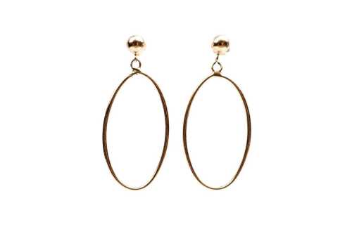 A pair of drop oval hoop earrings in 14 carat yellow gold