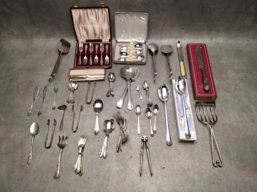 Assorted silver-plated cutlery, some boxed