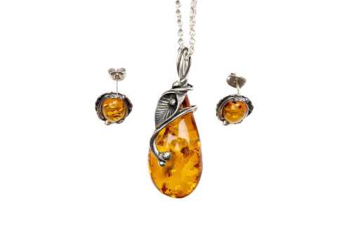An amber necklace and earring set in sterling silver