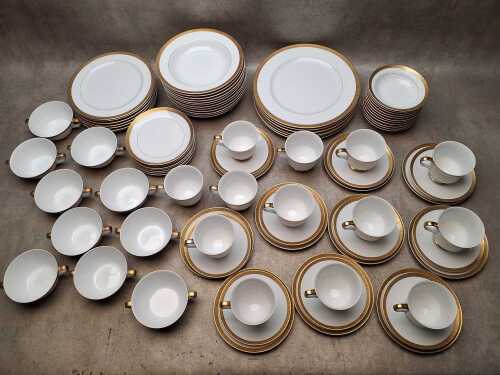 Sango 'Royalty' porcelain part dinner setting