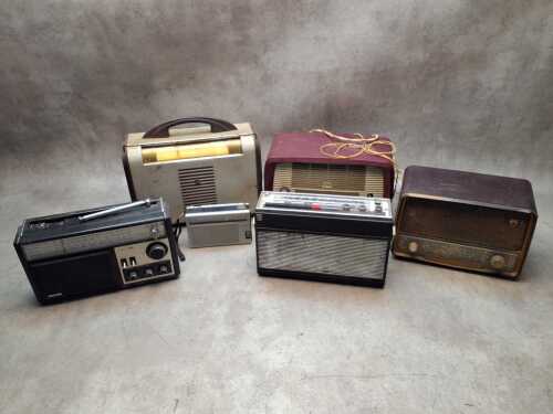 Valve and transistor radios