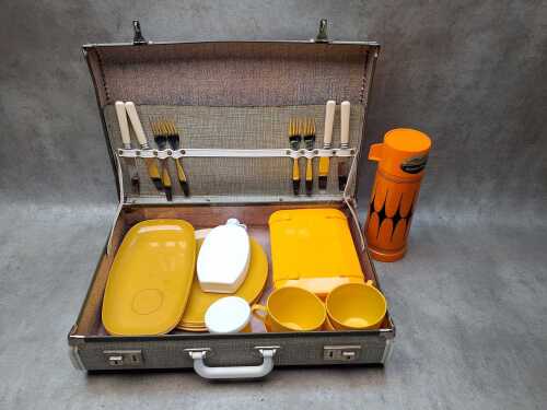 Picnic set for four