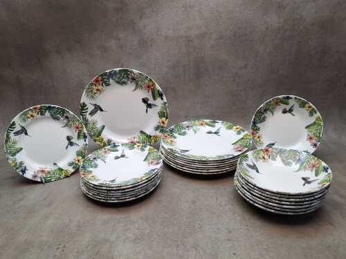 Queen's English earthenware dinner setting for eight