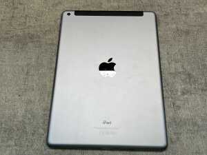 Apple iPad (6th Generation) - 3
