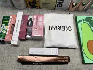 Group of beauty products - 4