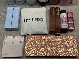 Group of beauty products - 4