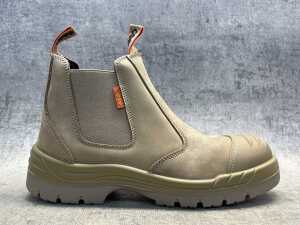 The Good Boot size US 10 - 2