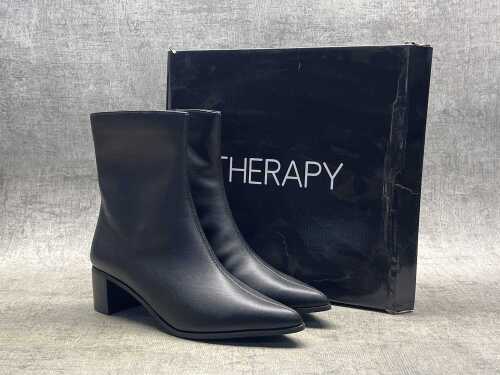 Therapy Paige boots size 9
