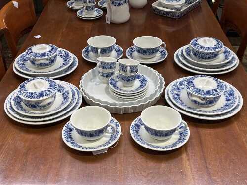 Pillivuyt 'Country Style' blue and white porcelain dinner setting for four