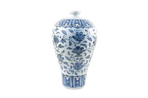 Chinese blue and white porcelain meiping vase