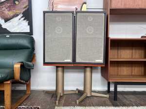 Pair of Luxman LX-77b stereo speakers