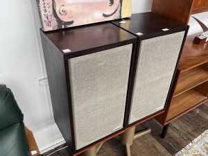 Pair of Luxman LX-77b stereo speakers - 2