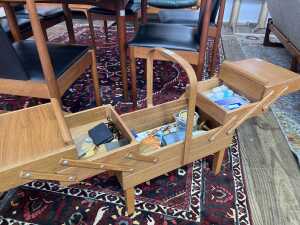 Mid-century timber cantilever sewing box - 3