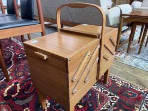 Mid-century timber cantilever sewing box - 5