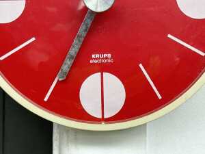 1970s Krups electronic Space Age wall clock in vibrant red - 2