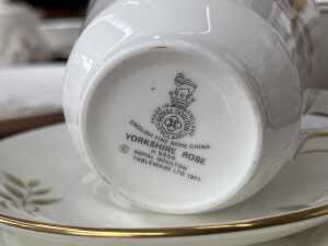 Royal Doulton 'Yorkshire Rose' porcelain dinner setting for six with servingware - 6