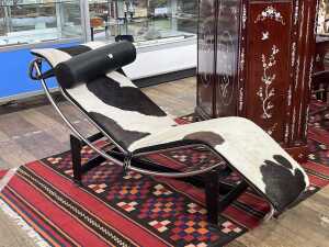 Replica Le Corbusier LC4 chaise lounge