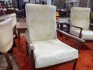 Mid-century three piece lounge suite - 4