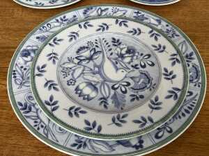 Villeroy and Boch 'Switch 3' porcelain dinner setting for six - 3