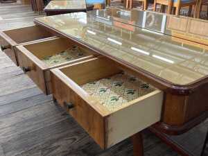 Mid-century blackwood and figured walnut dressing table - 4