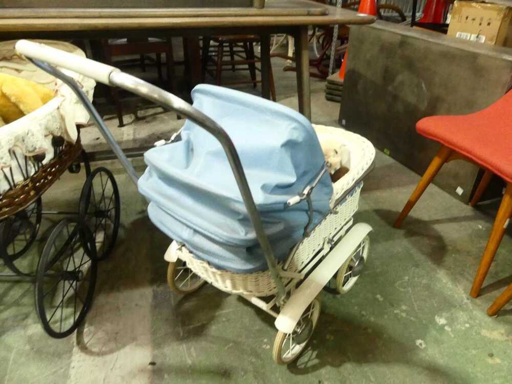 Vintage Cyclops doll pram