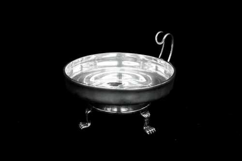Edwardian English sterling silver tri-footed dish with handle, weight 141g