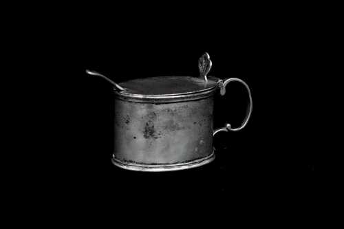 Antique English sterling silver mustard pot, weight of silver 70g