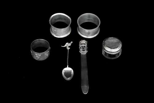 Assorted silver pieces including English sterling and Chinese