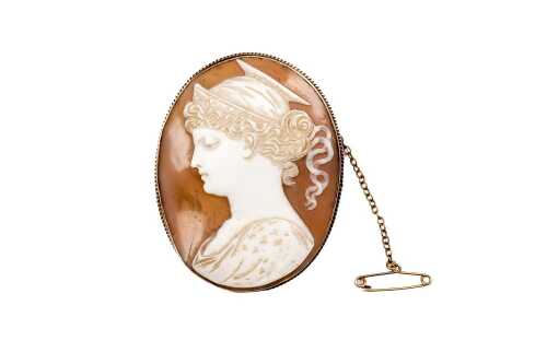 A cameo brooch in 9 carat yellow gold