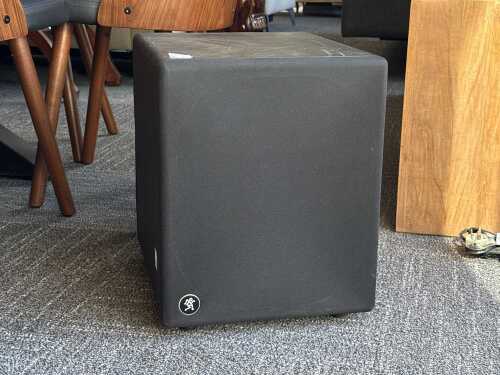 Mackie MR10S mk3 powered studio subwoofer