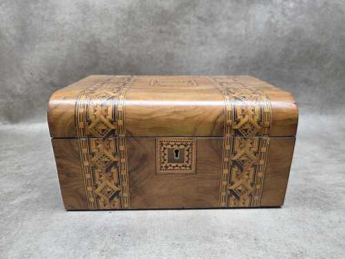 Victorian walnut and marquetry jewellery box