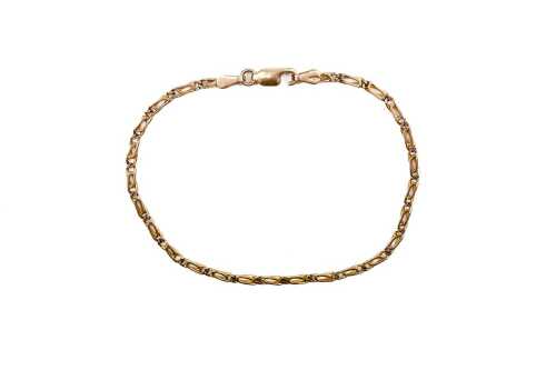A fancy link bracelet in 9 carat yellow gold