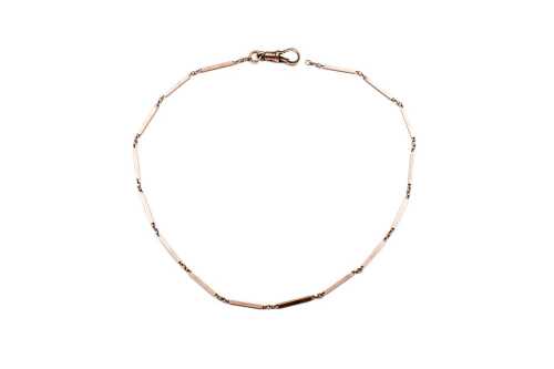 A broken vintage chain in 9 carat rose gold