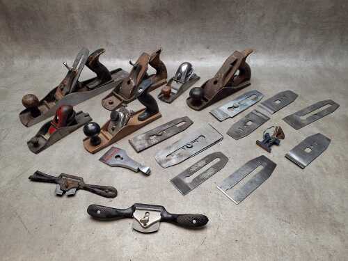 Early planes and accessories, including Carter