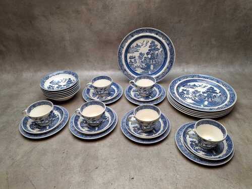 Wedgwood 'Willow' dinner setting for six