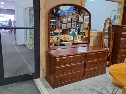 Berryman Furniture six-drawer dresser with mirror