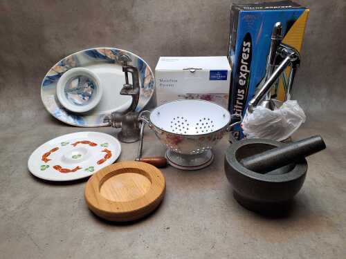 Retro kitchen items, some boxed
