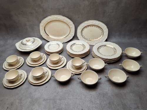 Crown Ducal 'Florentine' porcelain dinner setting for six