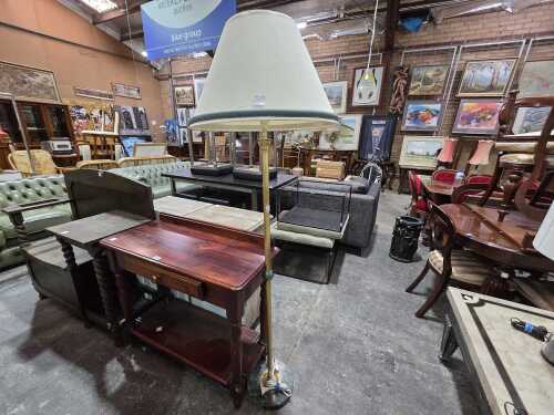 Floor lamp