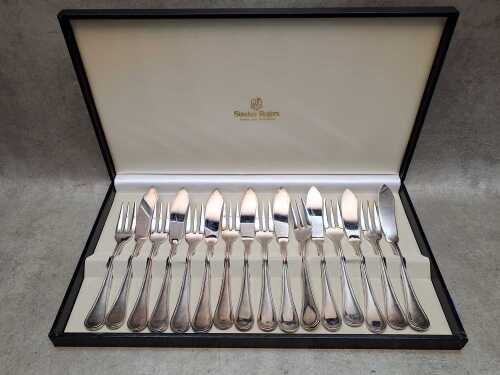 Stanley Rogers 'Clarendon' silver-plated fish service for eight