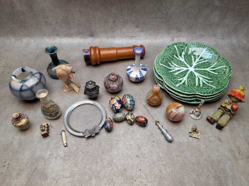 Curios and decorative items