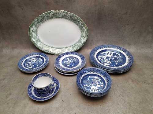 Blue and white porcelain part dinner setting