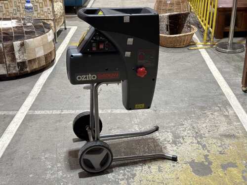 Ozito 2400W electric garden shredder