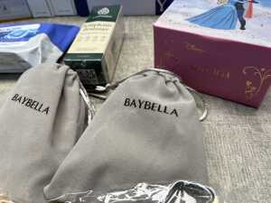 Group of beauty products - 4
